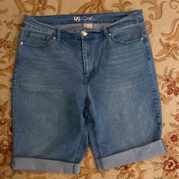 Two Pairs of Stretch Long Shorts SZ 16 Denim DG2 Izod Khaki - Picture 5 of 6